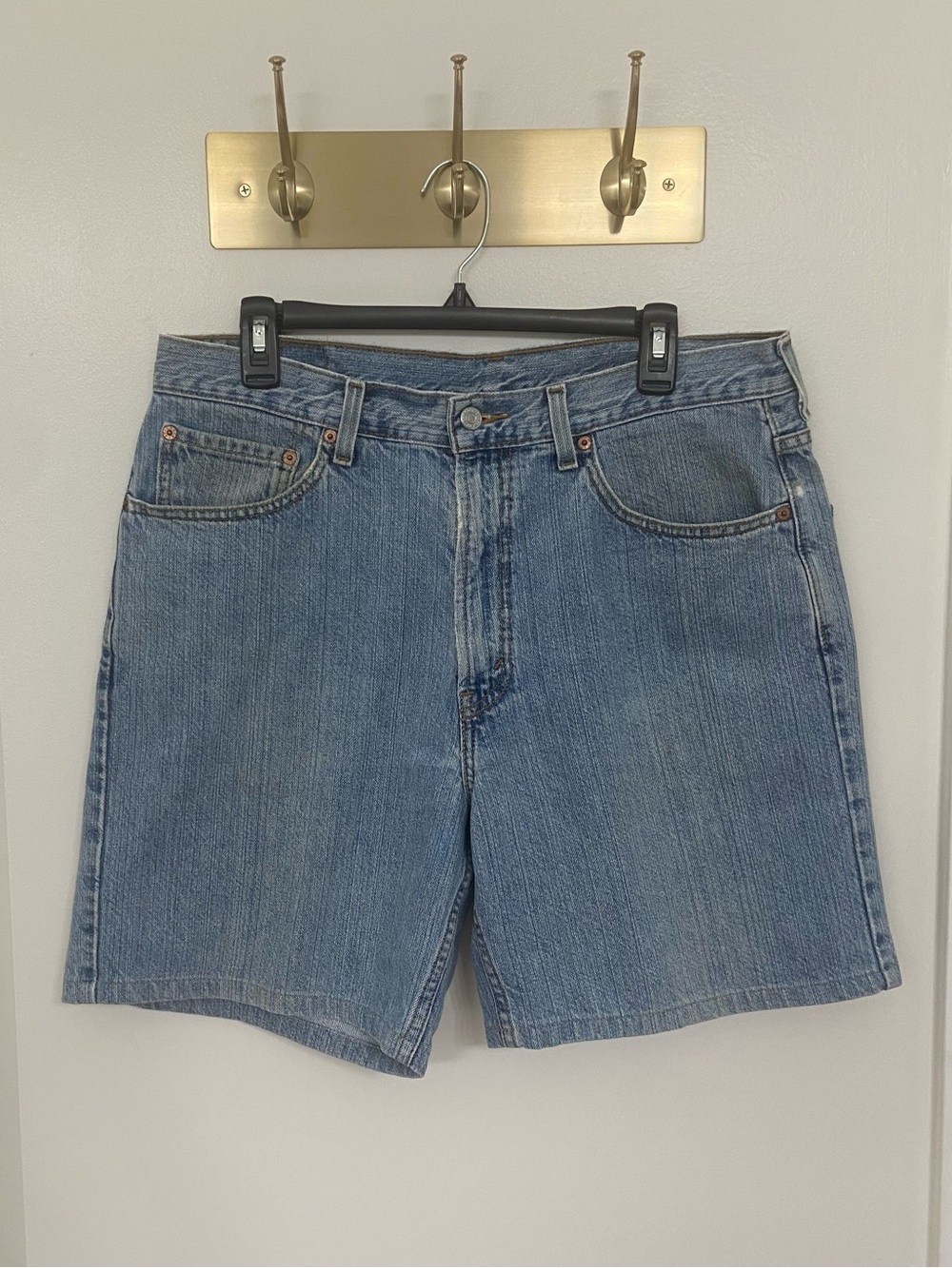 Vintage Levi’s 550 Men’s Relaxed Fit Denim Shorts W34 Light Wash 100% Cotton